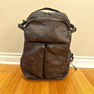 Lululemon Assert Unisex Backpack 30L Backpack Incognito Camo